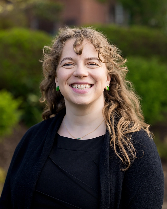 Claire Lovell headshot