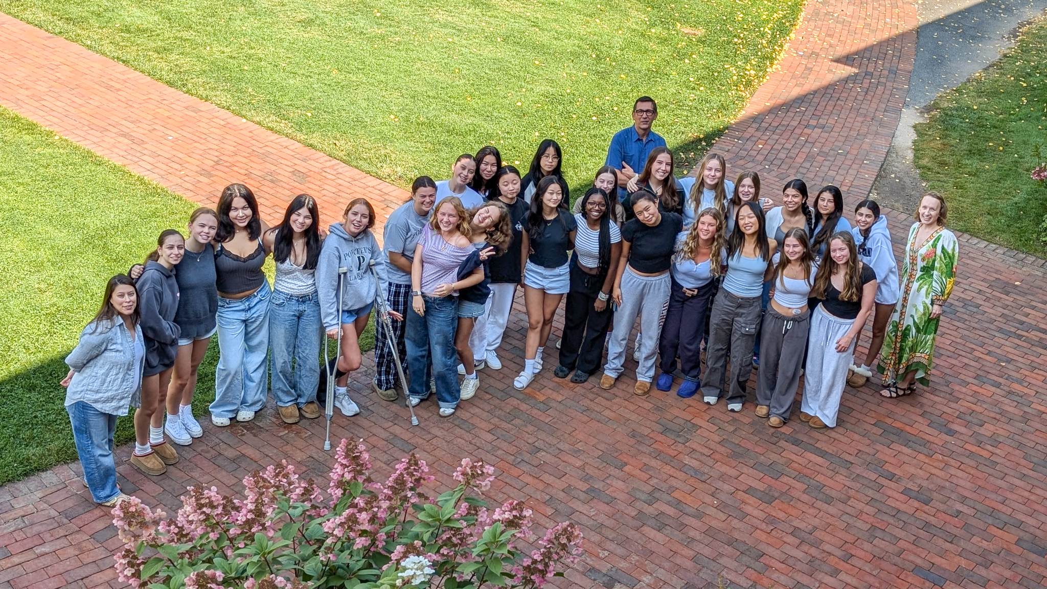 group photo of students in AIS Global Intensive in Costa Rica