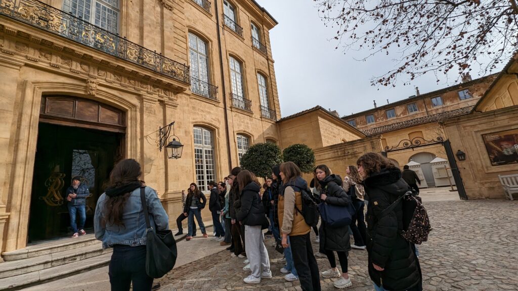 MPS students tour a historic mansion museum in Marseille