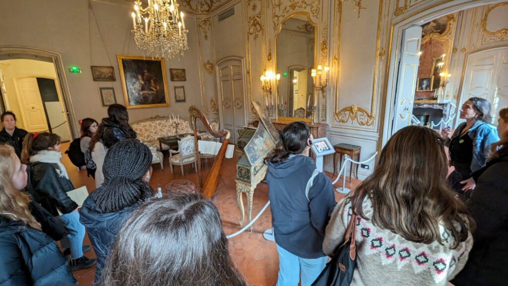 MPS students tour a historic mansion museum in Marseille