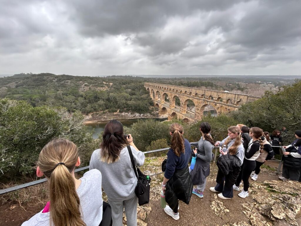 MPS students hiking Pont du Gard