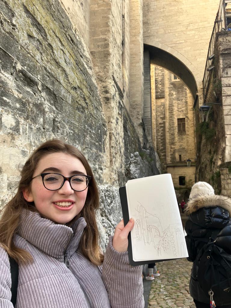 students sketching the city of Avignon